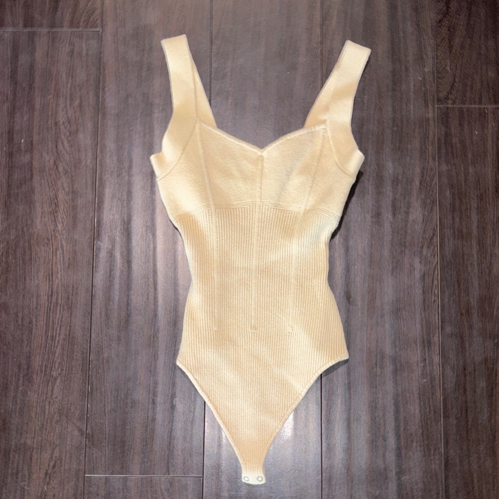 Abercrombie & Fitch Eleveated Mized Rib Knit V-Neck Thong Bodysuit Tan Size S